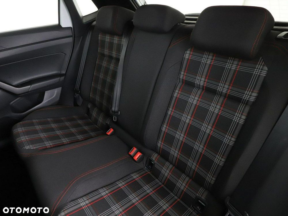 Volkswagen Polo 2.0 TSI DSG GTI - 18