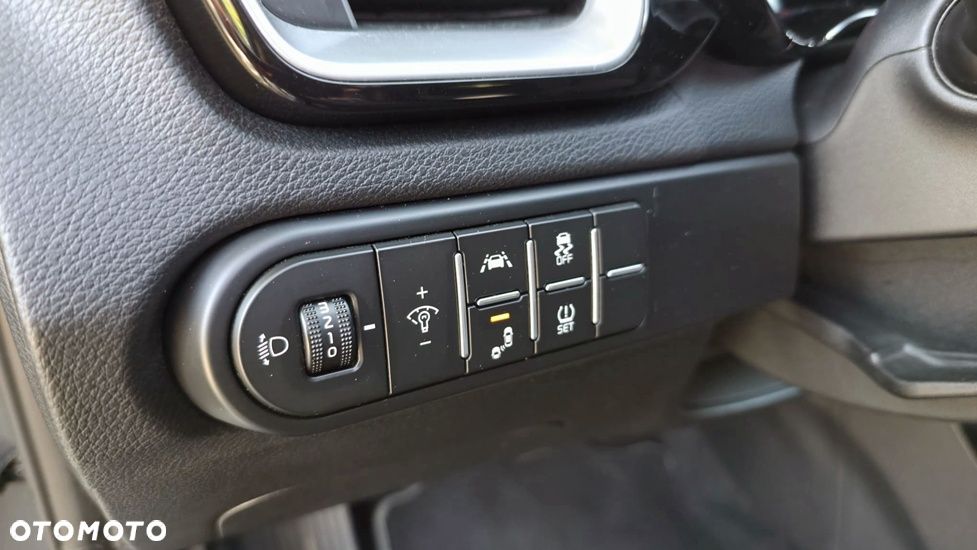 Kia Ceed 1.6 CRDi mHEV Business Line DCT - 19
