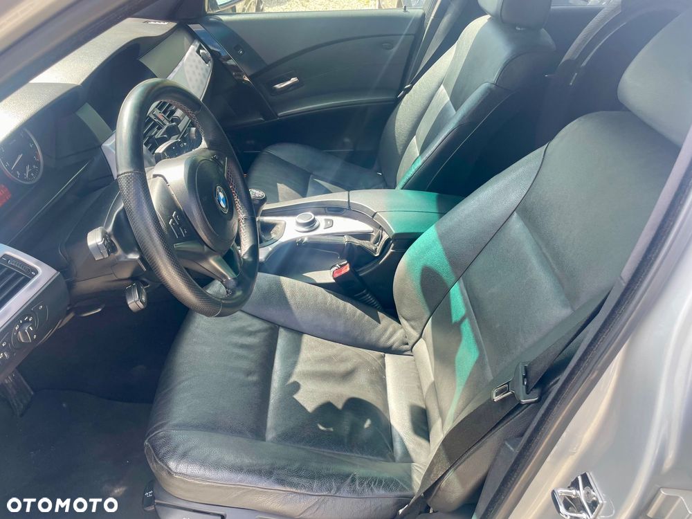 BMW Seria 5 525i - 29