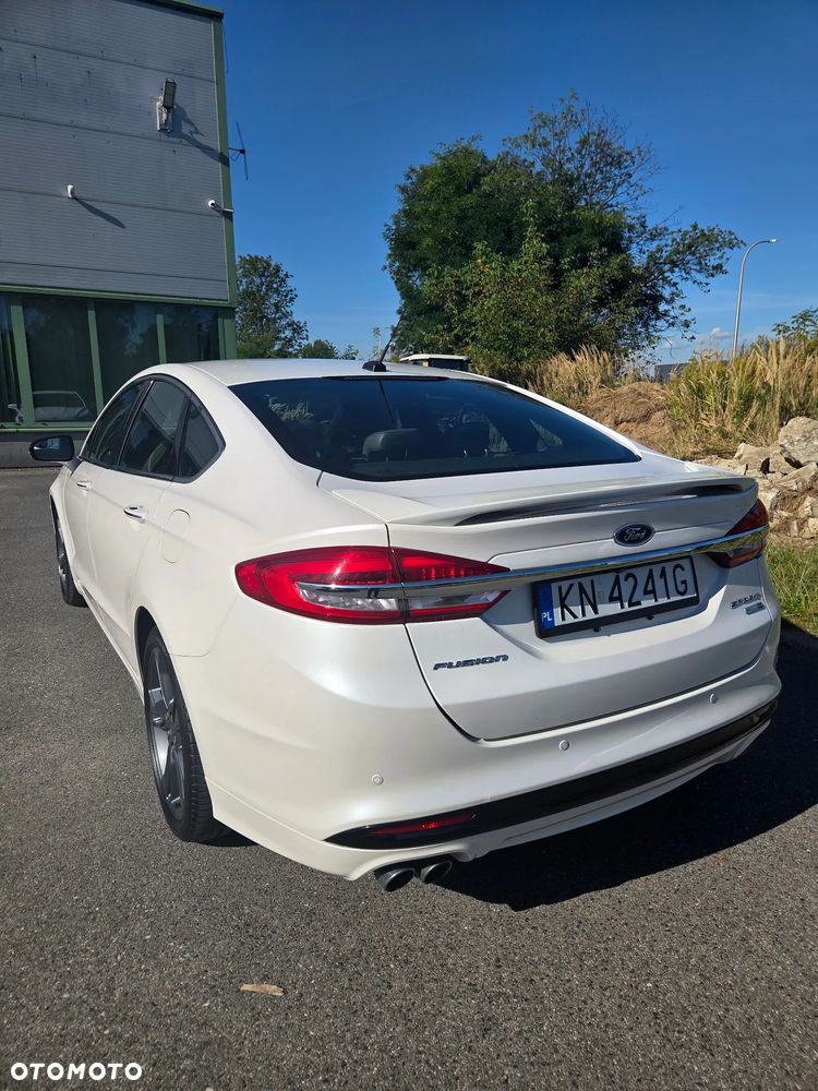 Ford Fusion - 4