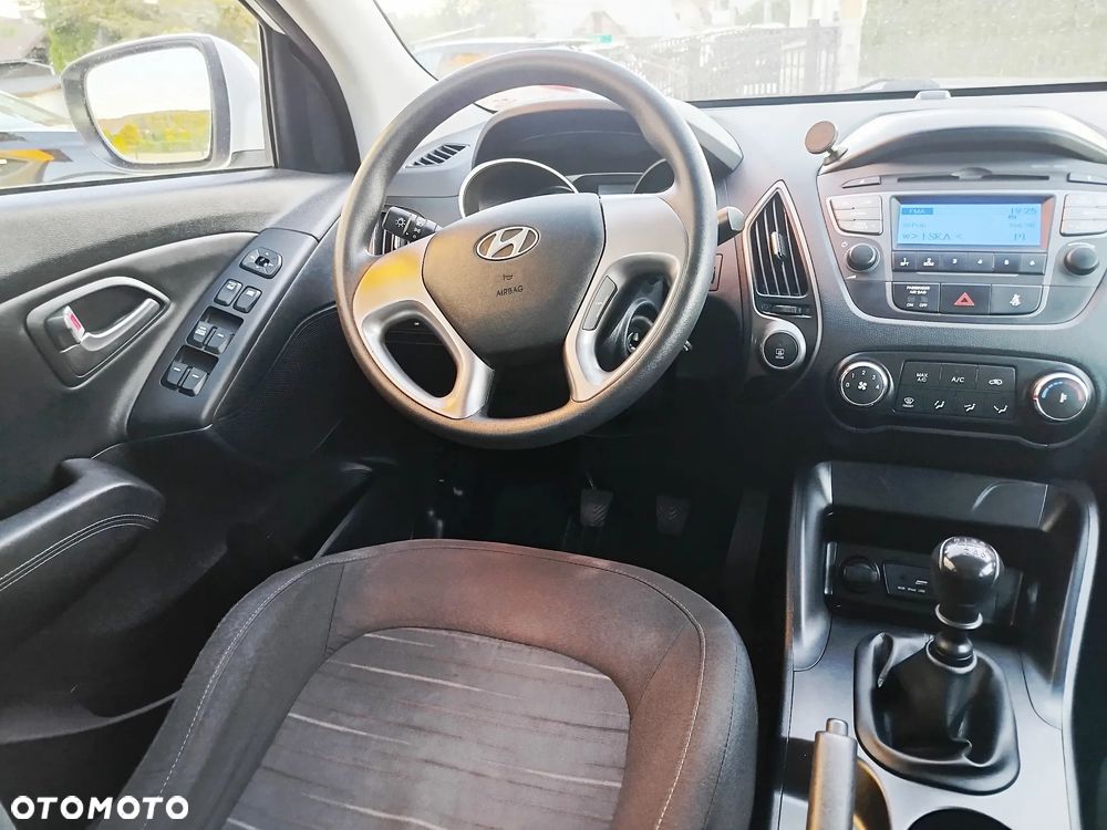 Hyundai ix35 1.6 2WD blue Trend - 16