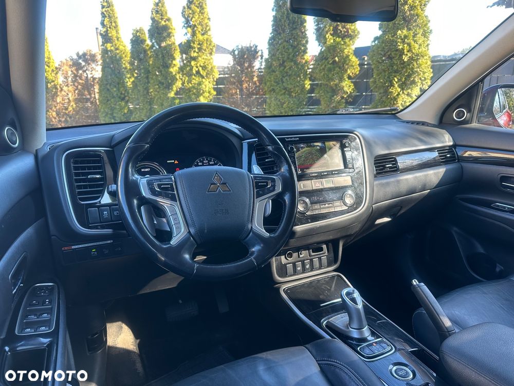 Mitsubishi Outlander 2.0 4WD Top - 5