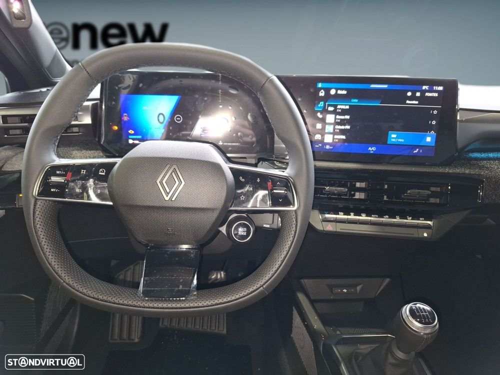 Renault Clio — fotografia 13