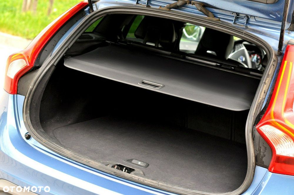 Volvo V60 D3 Drive-E R-Design Momentum - 32
