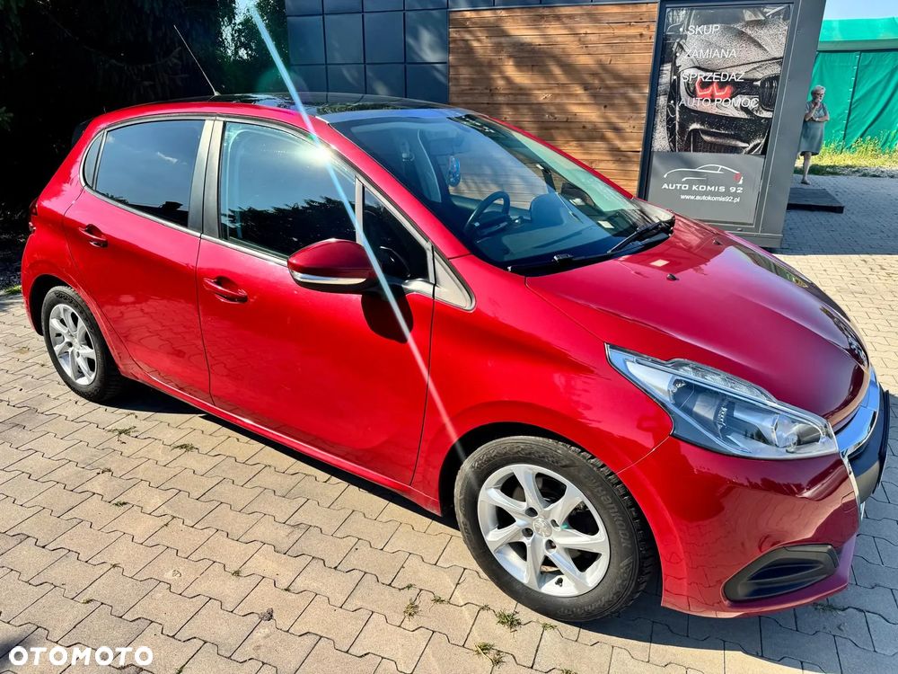 Peugeot 208 1.2 PureTech Allure - 12
