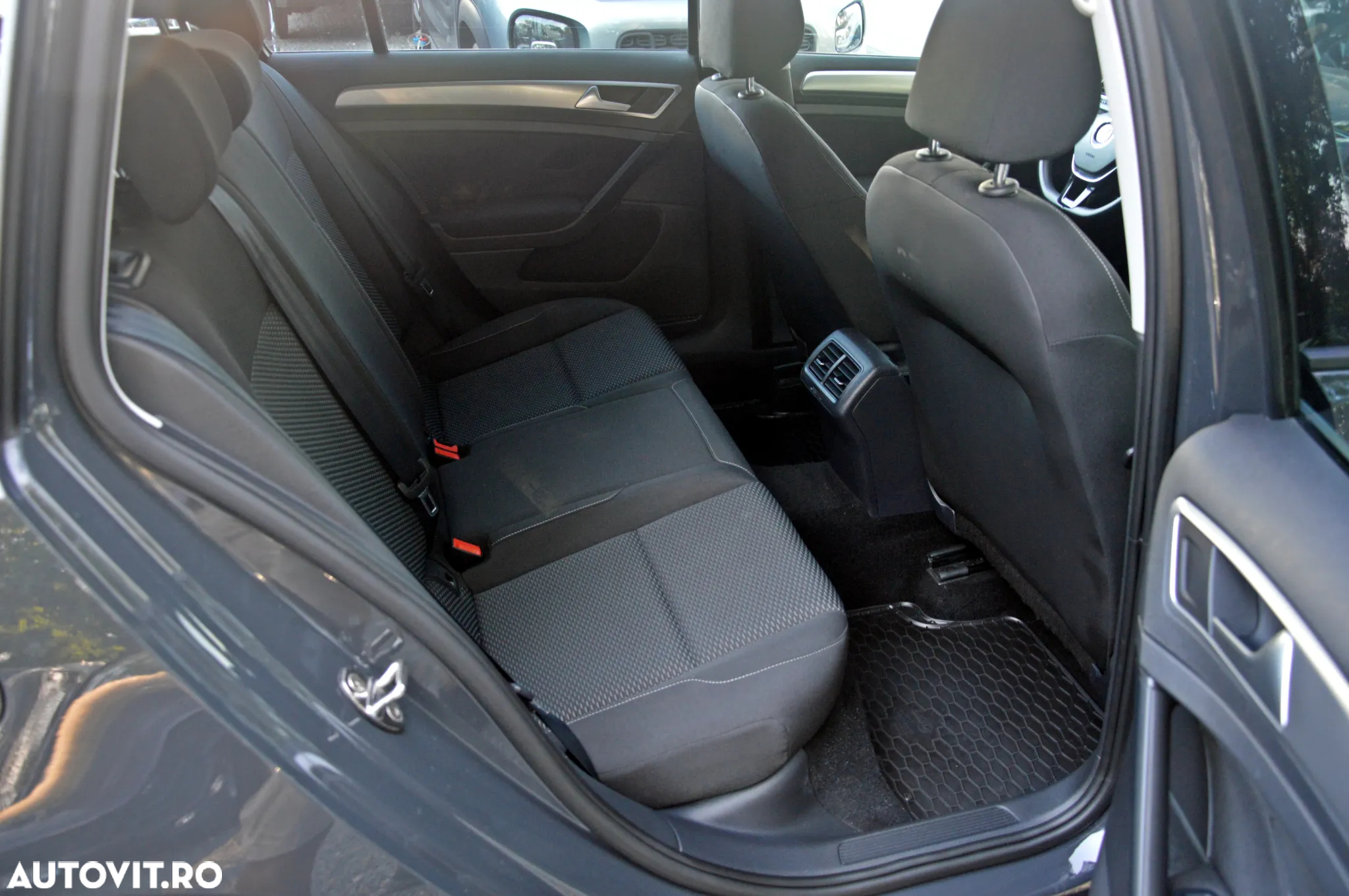 Volkswagen Golf 1.6 TDI Comfortline - 25