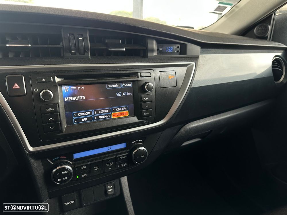 Toyota Auris Touring Sports 1.4 D-4D Comfort - 11