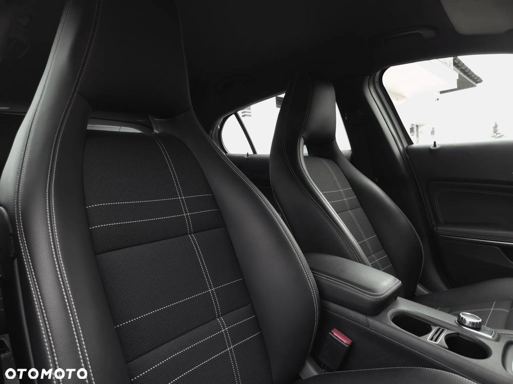 Mercedes-Benz GLA 200 - 17