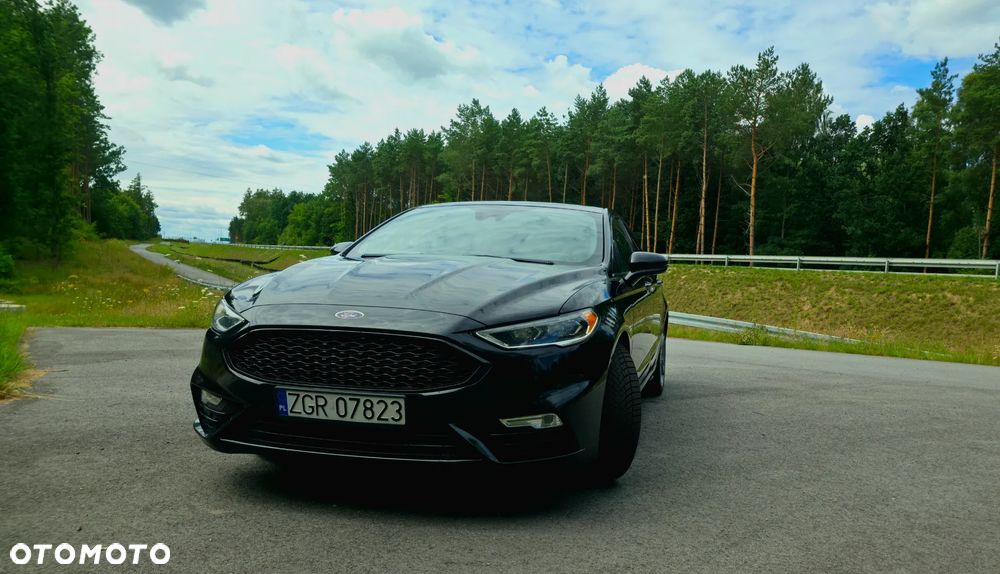 Ford Fusion - 2