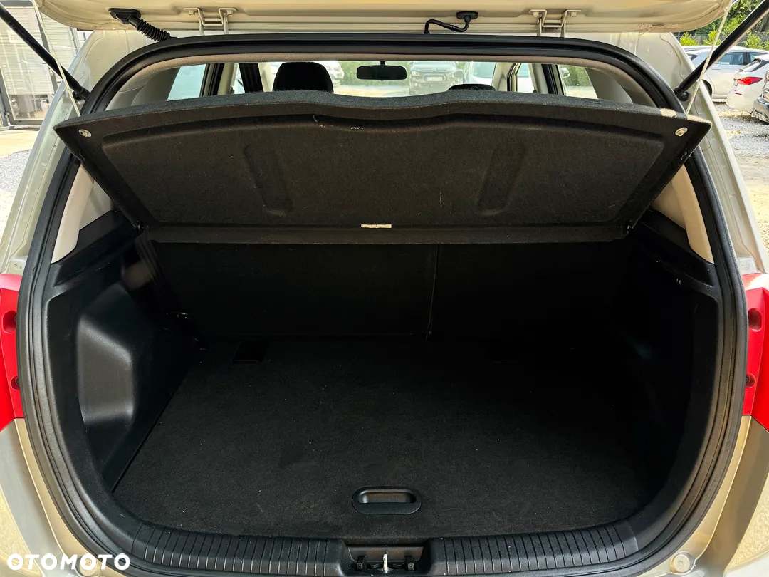 Kia Venga 1.4 CVVT Business Line - 38