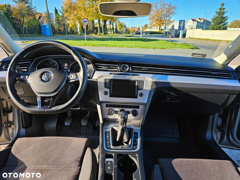 Volkswagen Passat 2.0 TDI BMT Comfortline - 12