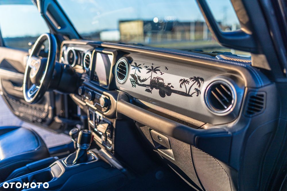 Jeep Wrangler 3.6 Unlim Sahara - 22