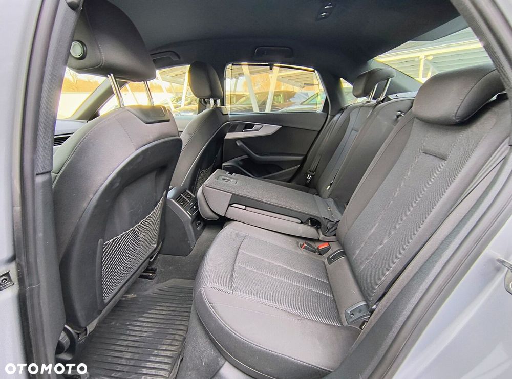 Audi A4 Limousine - 19