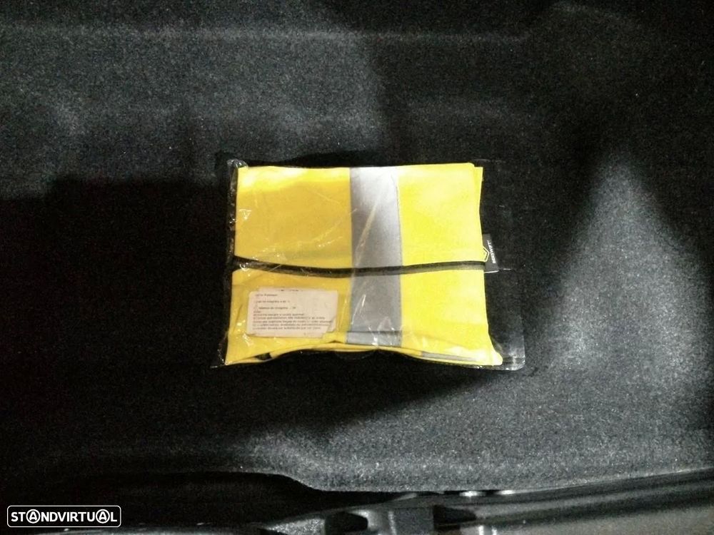 Volvo XC 40 1.5 T3 Tech Edition - 12