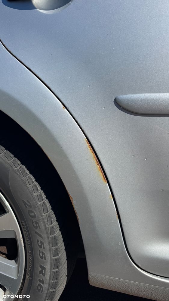 Volkswagen Touran 2.0 TDI DPF STYLE - 18