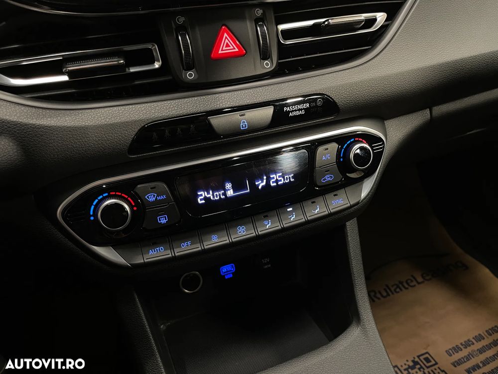 Hyundai i30 1.5 110CP M/T Highway - 16