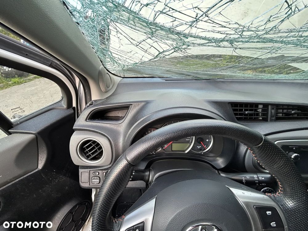 Toyota Yaris 3 III DESKA KOKPIT KONSOLA PODUSZKI PASY - 4