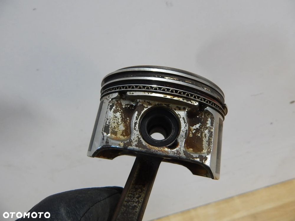 Kolektor ssący dolotowy tłok korbowód pokrywa zaworów 2.7 benz Dodge Journey  Fiat Freemont Chrysler 07-16 Łuków części - 15