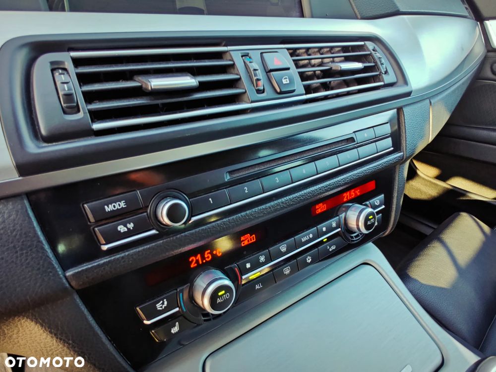 BMW Seria 5 525d - 15