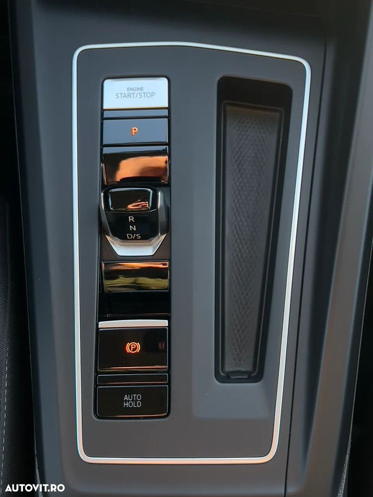 Volkswagen Golf 1.5 eTSI ACT DSG MHEV Style - 25