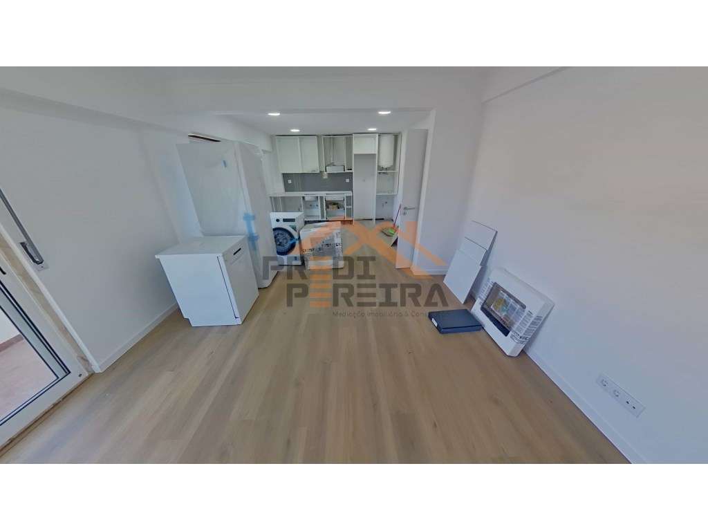 Situado em Odivelas, T1+1 com varanda, remodelado. - Grande imagem: 5/20