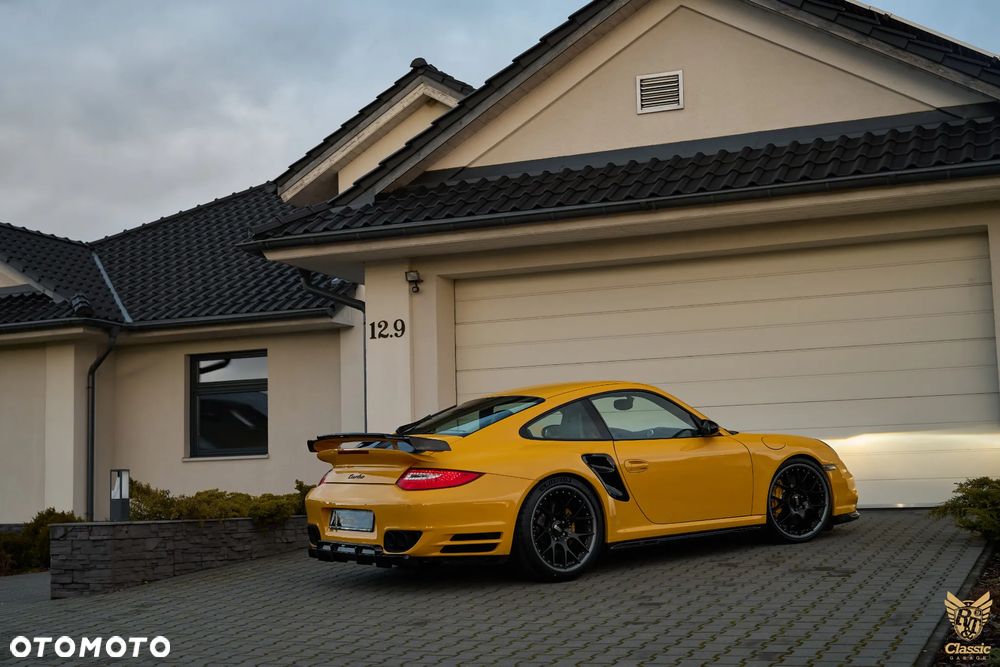 Porsche 911 - 33