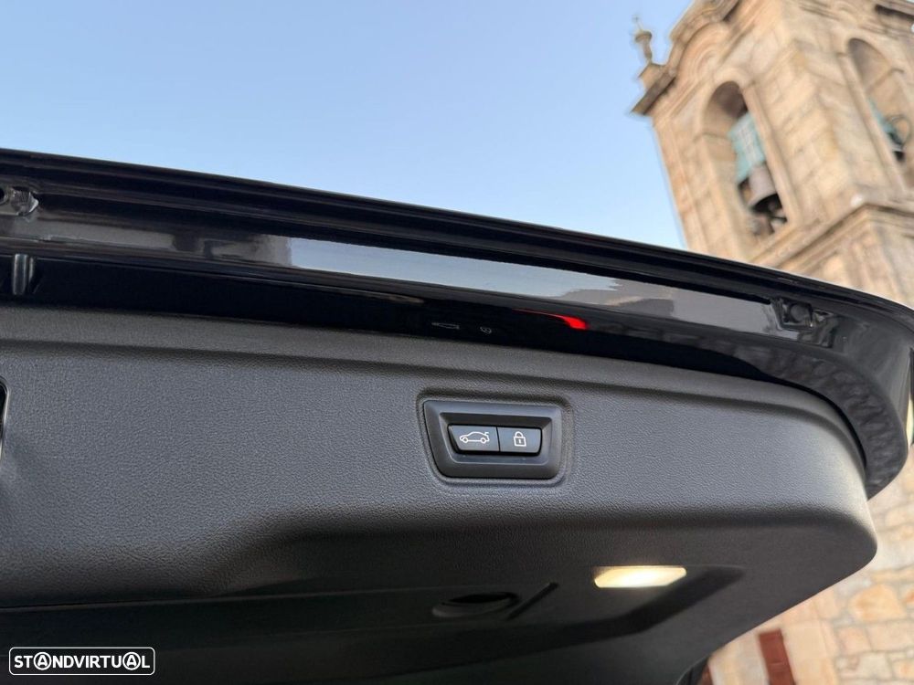 BMW 330 e Touring Pack M Auto - 48