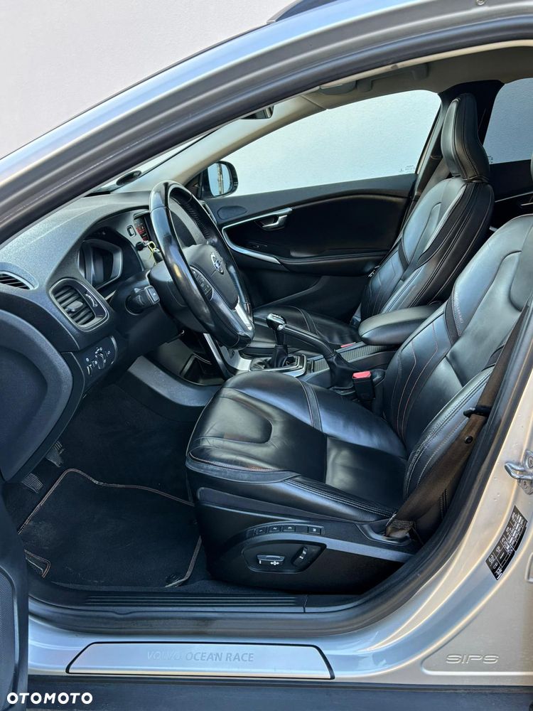 Volvo V40 D4 Drive-E Ocean Race - 9