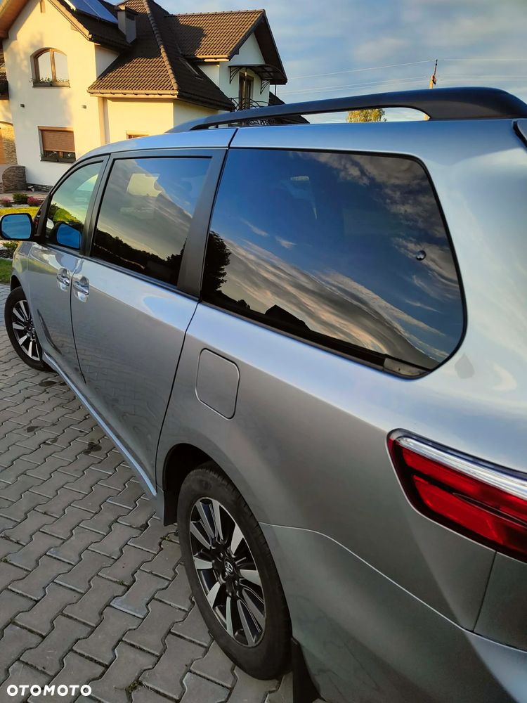 Toyota Sienna 3.5 V6 SE - 9