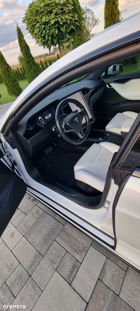 Tesla Model S 90 D Performance - 12