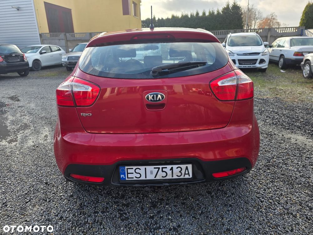 Kia Rio - 4