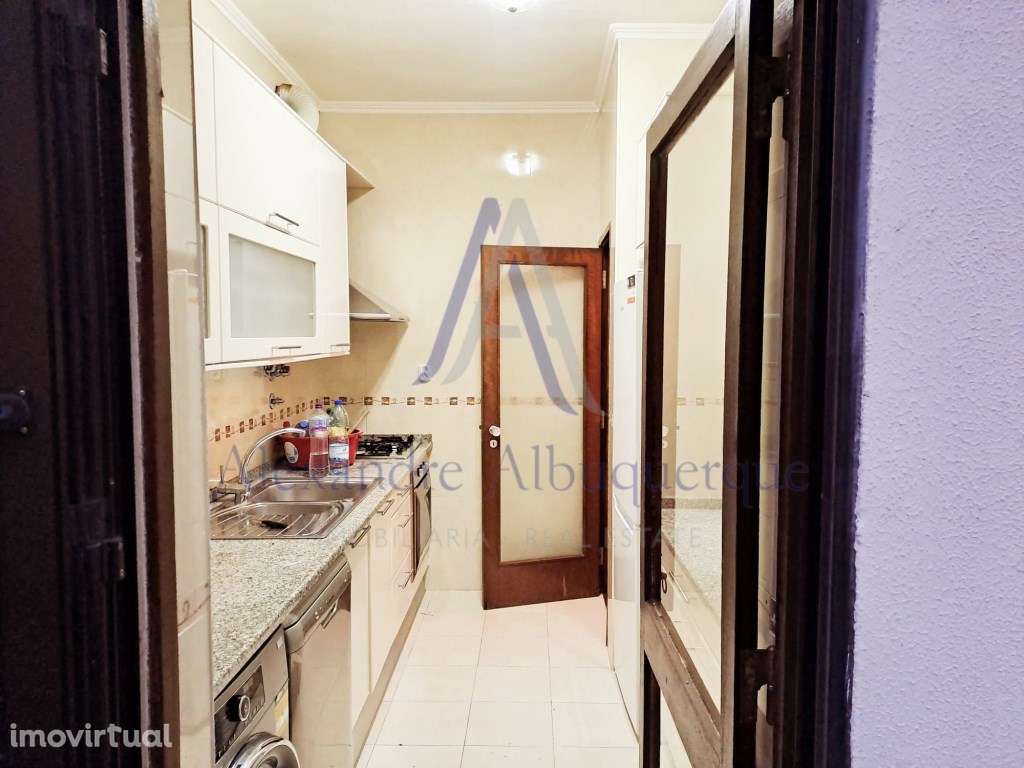 Apartamento T2 com Terraço, Arrecadação e Parqueamento | Sesimbra - Grande imagem: 2/17