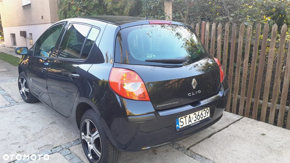 Renault Clio 1.2 16V Alize - 8