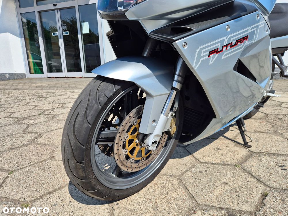 Aprilia RST - 5