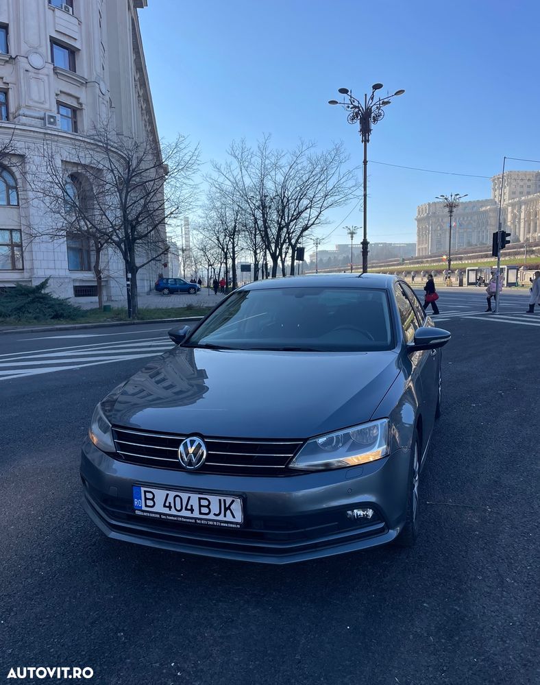 Volkswagen Jetta - 4