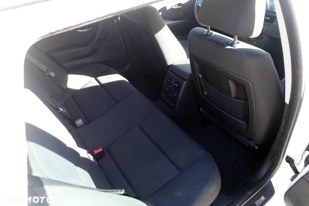 BMW Seria 3 320i Edition Sport - 16