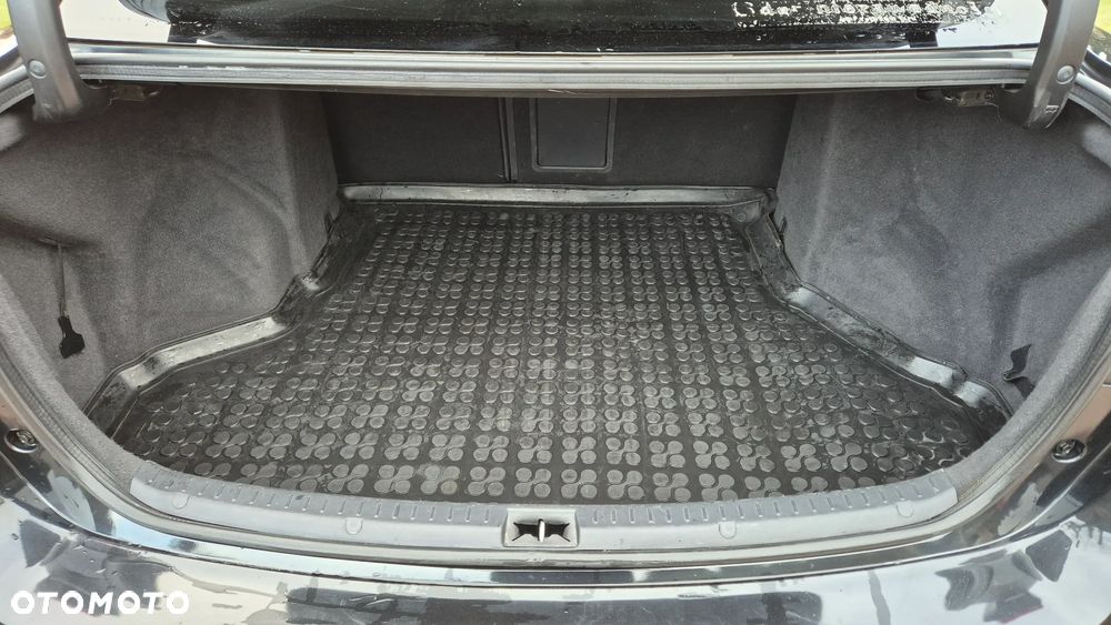 Toyota Avensis 1.8 Premium - 15