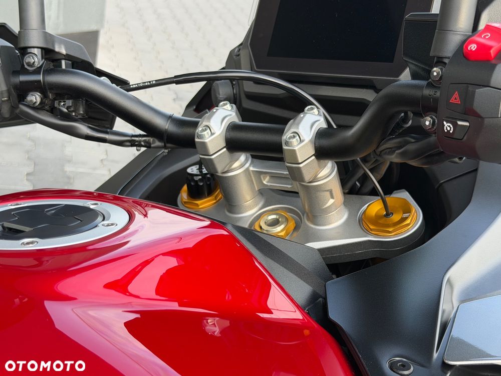 Suzuki GSX 1000 - 15