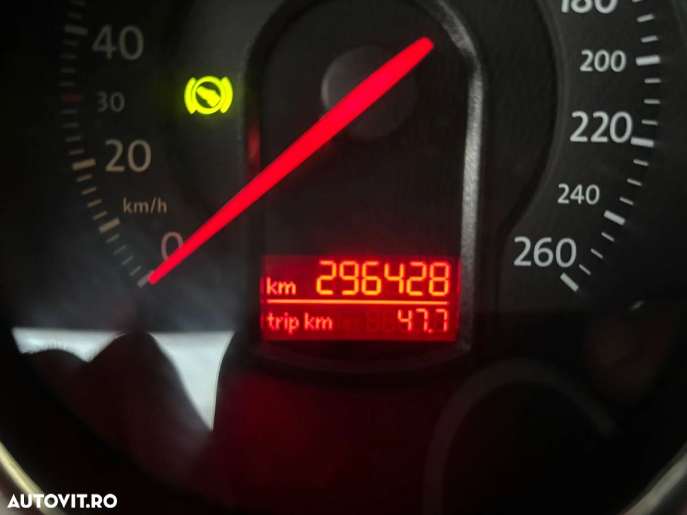 Volkswagen Passat Variant 2.0 TDI DSG Individual - 14