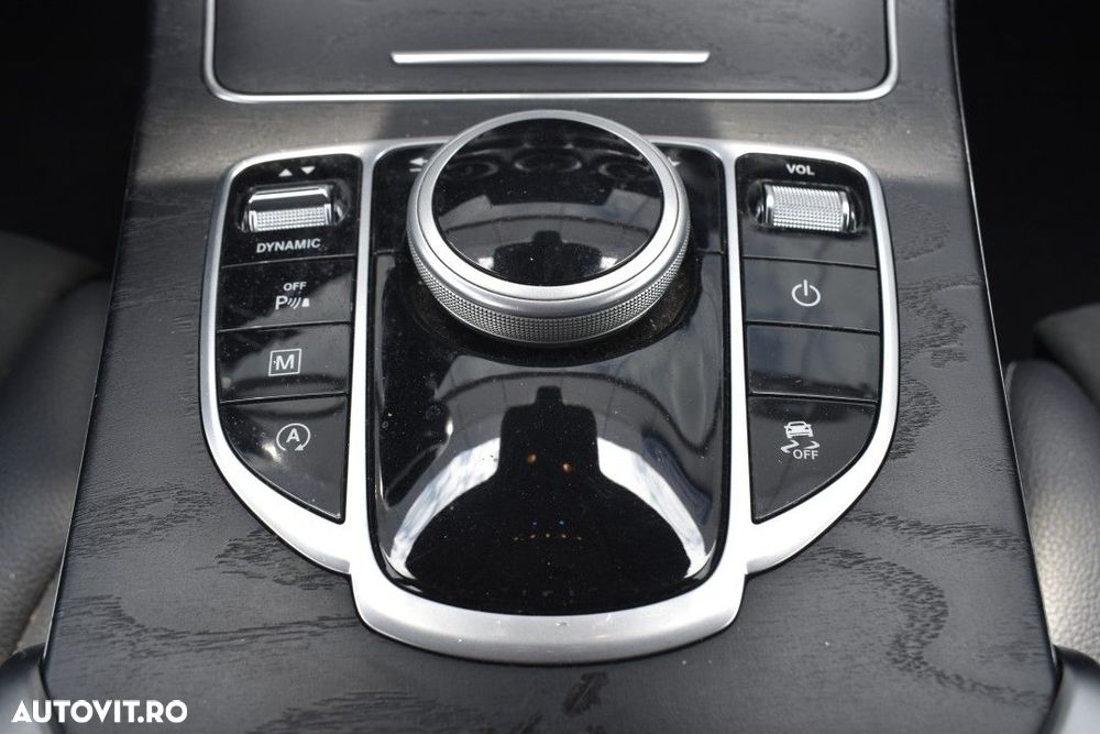 Mercedes-Benz GLC - 32