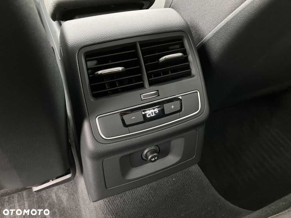 Audi A4 Limousine - 20
