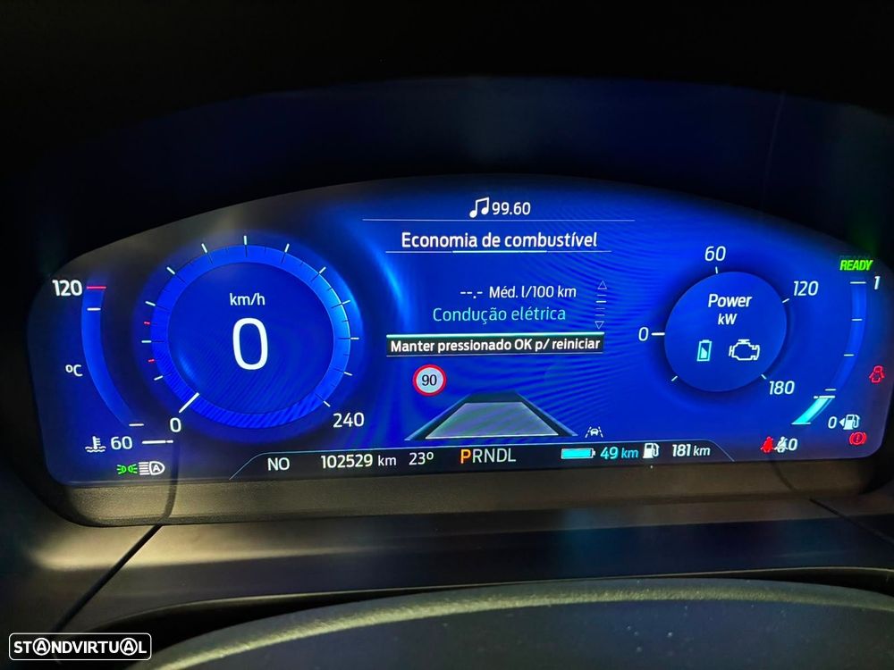 Ford Kuga 2.5 PHEV ST-Line - 25
