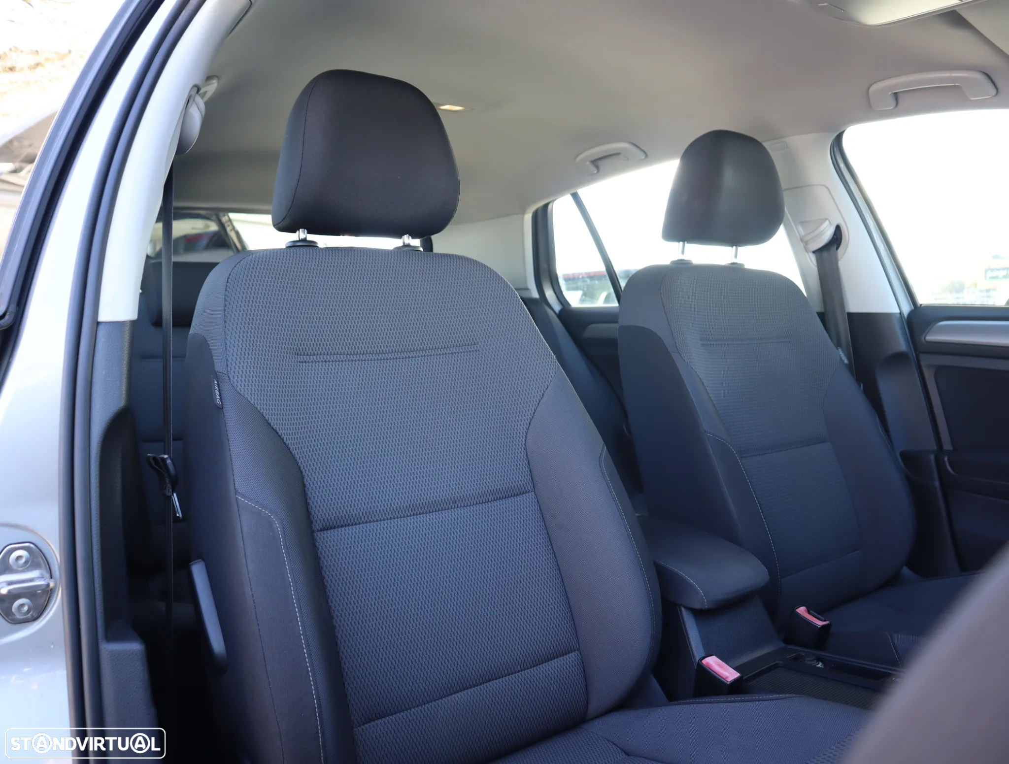 VW Golf 1.6 TDi Confortline - 4