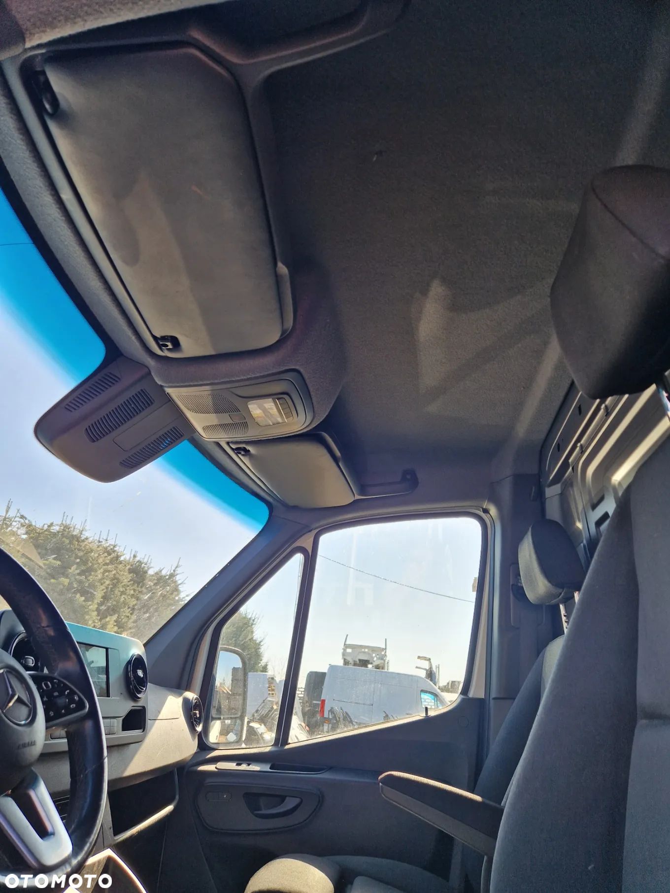 PODSUFITKA MERCEDES SPRINTER 907 KOMPLETNA - 1