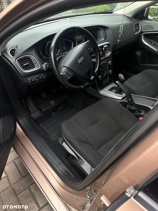 Volvo V40 D2 - 4