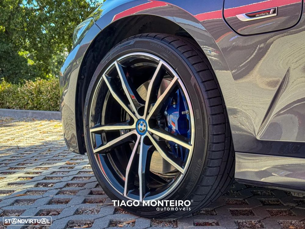 BMW 330 e Pack Desportivo M Auto - 9