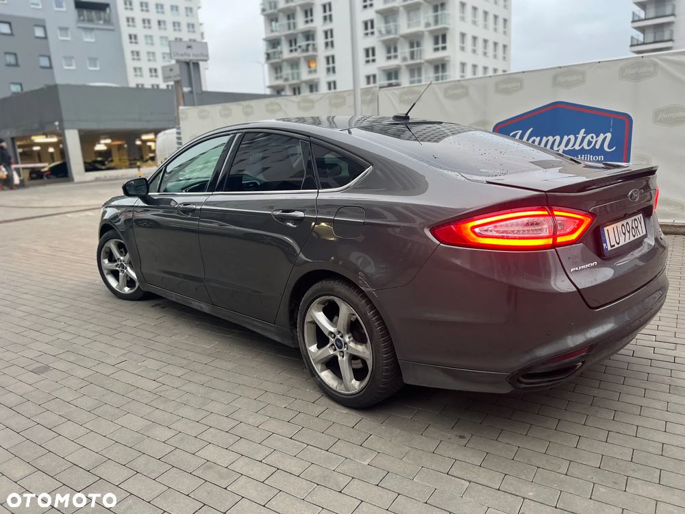 Ford Fusion - 5