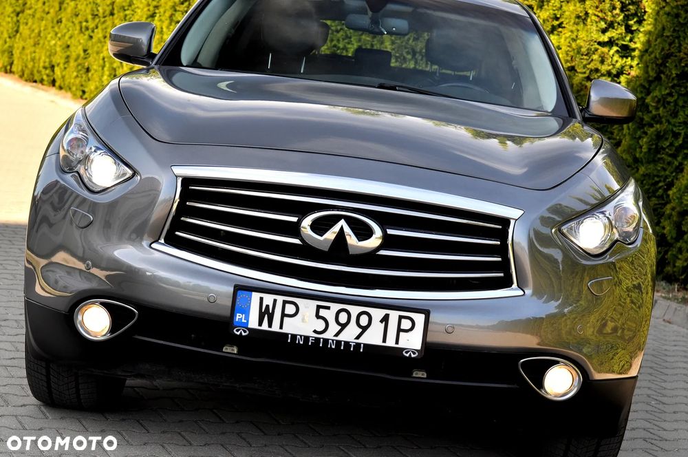 Infiniti QX70 - 22