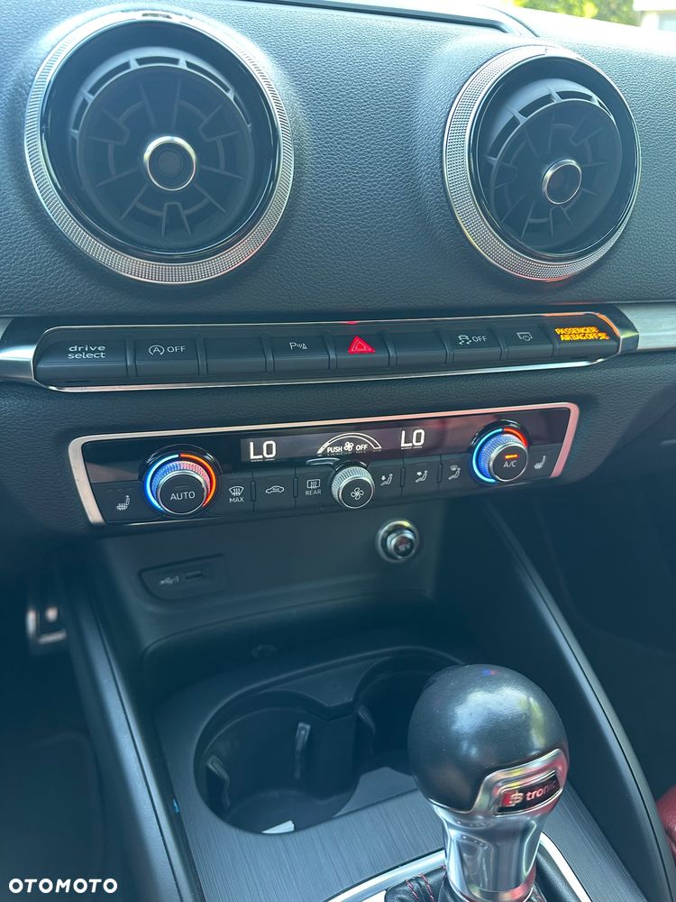 Audi S3 S tronic - 14