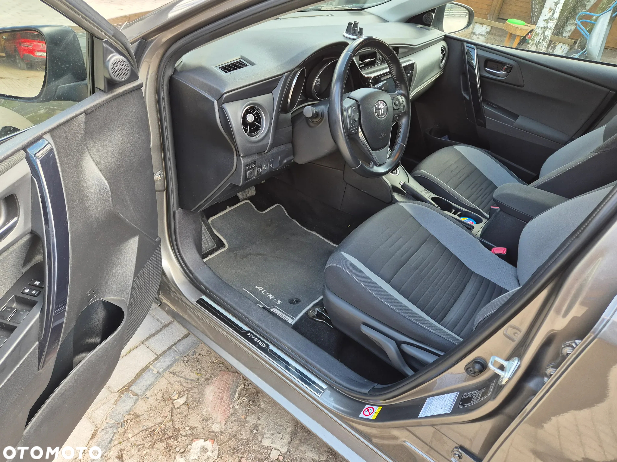 Toyota Auris Hybrid 135 Prestige - 6